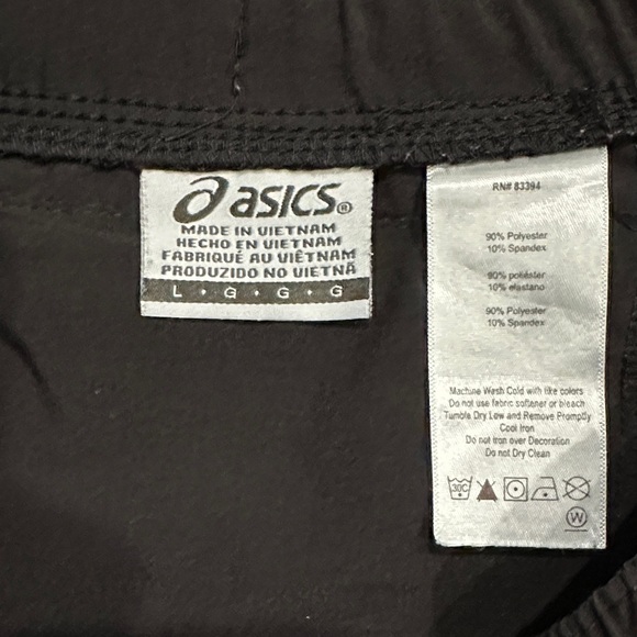 ASICS Men's Athletic Black Shorts - Picture 2 of 3
